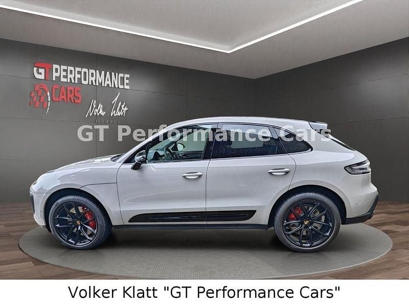 Grau Gebraucht 2023 Porsche Macan GTS SUV | 92.440 € (Superpreis) - Bild 1/4