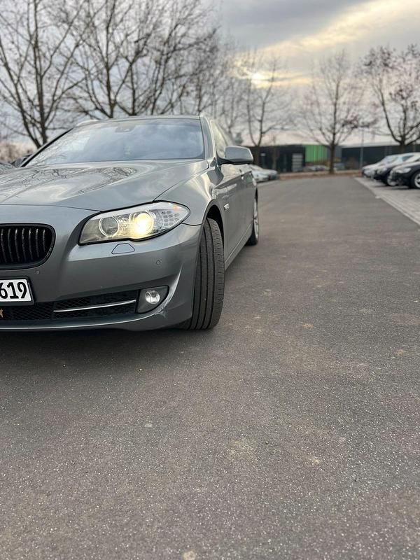 Gebraucht BMW 525 204 PS (150 kW) 2011 Andere farben Limousine