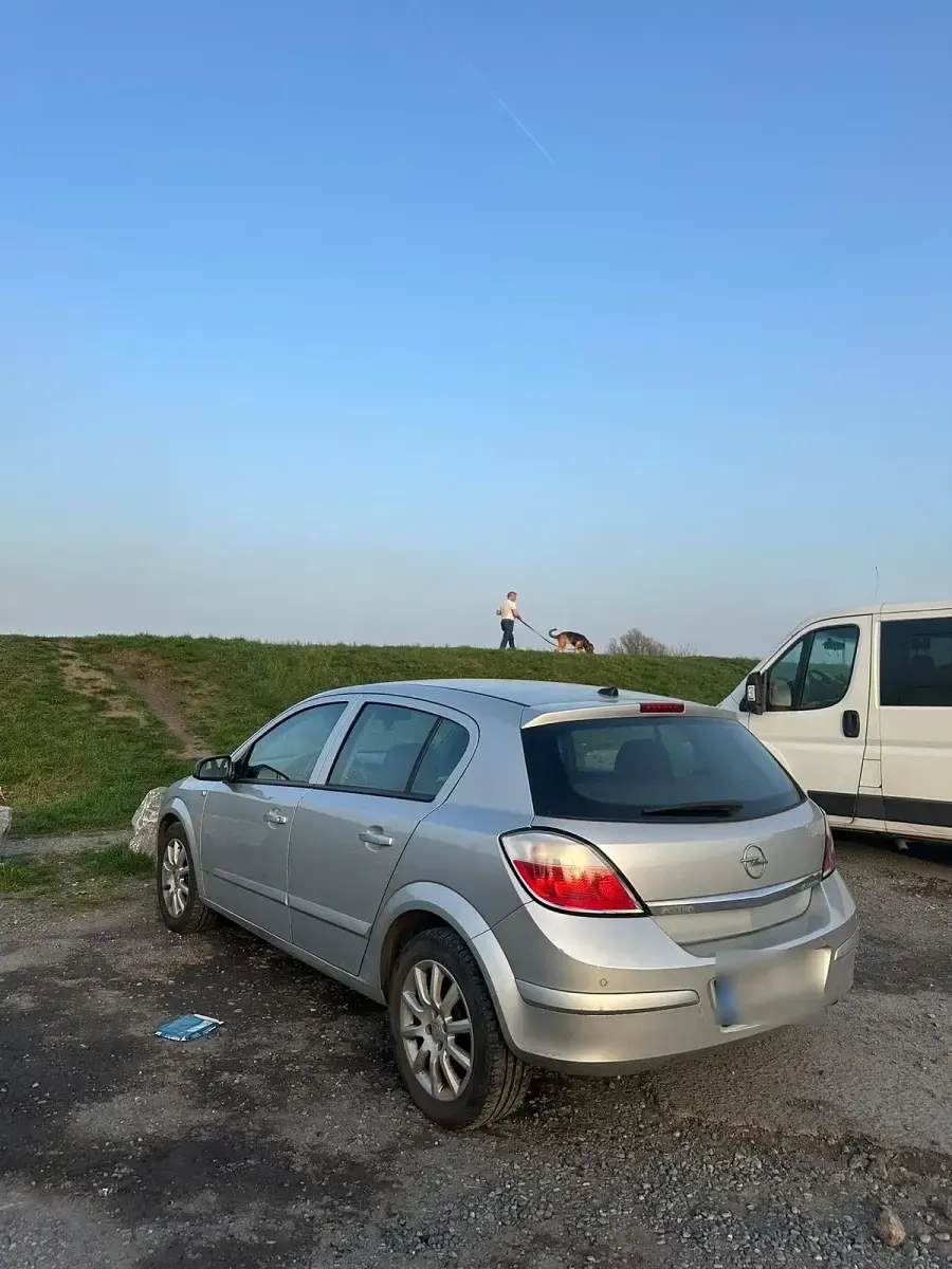 Usata Opel Astra 105 CV (77 kW) 2005 Argento Utilitaria