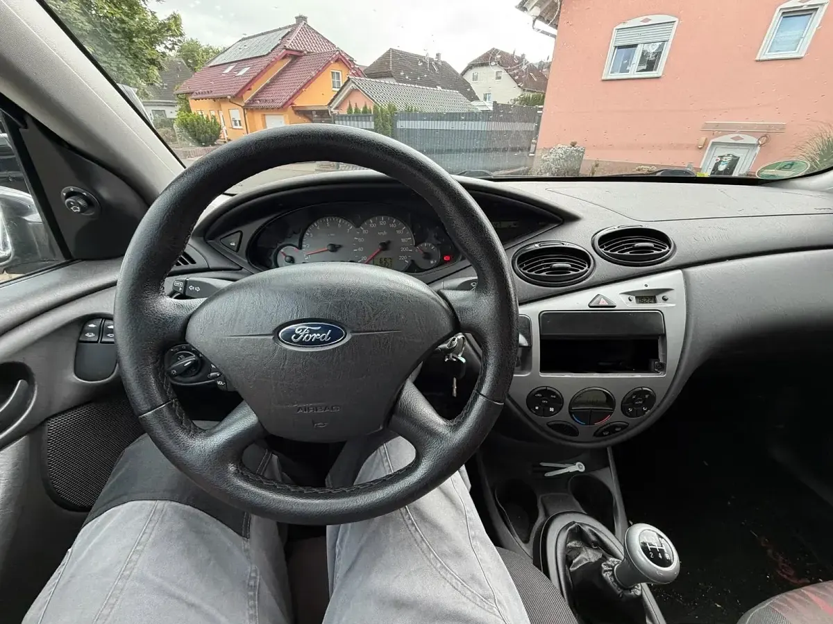 Gebraucht Ford Focus 101 PS (74 kW) 2003 Grau Kombi