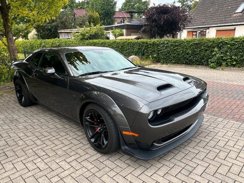 Grau Gebraucht 2021 Dodge Challenger Coupé | 95.000 € - Bild 1/4