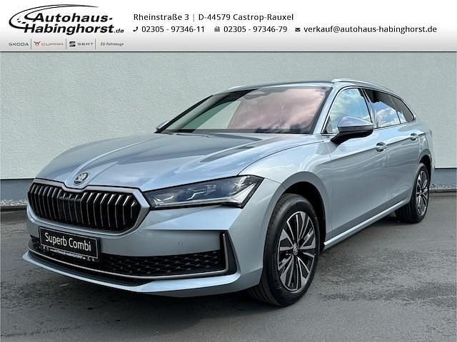 Aluminiumsilber metallic Gebraucht 2024 Skoda Superb Selection Kombi | 38.990 € (Teuer) - Bild 1/3