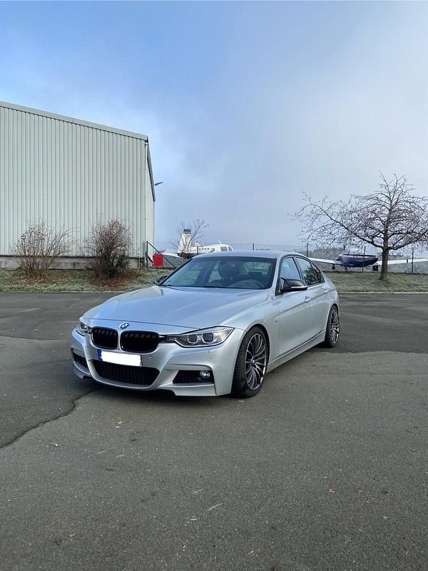 Grau Gebraucht 2012 BMW 320 Comfort Edition Limousine | 12.000 € (Etwas zu teuer) - Bild 1/4