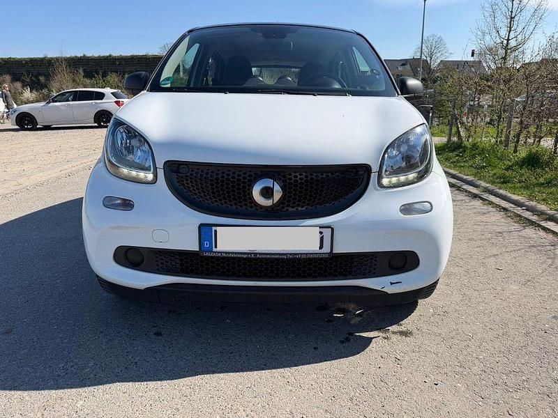 Second-hand Smart ForFour Basis 71 CP (52 kW) 2017 Alb Hatchback