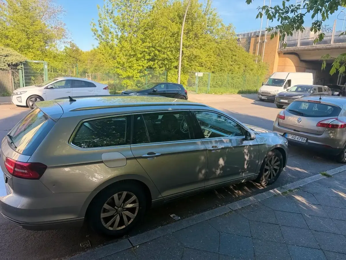 Second-hand VW Passat 120 CP (88 kW) 2015 Auriu Break