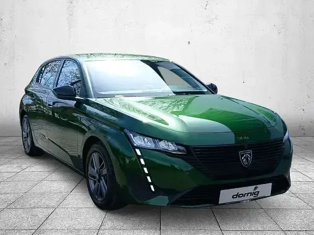 Gebraucht Peugeot 308 Active 131 PS (96 kW) 2024 Olivine grün Limousine