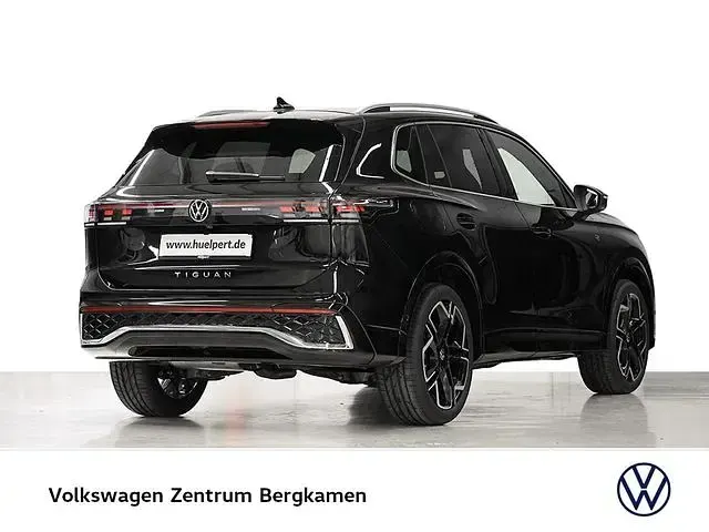 Neu VW Tiguan R-line 150 PS (110 kW) 2026 Grenadillschwarz metallic SUV