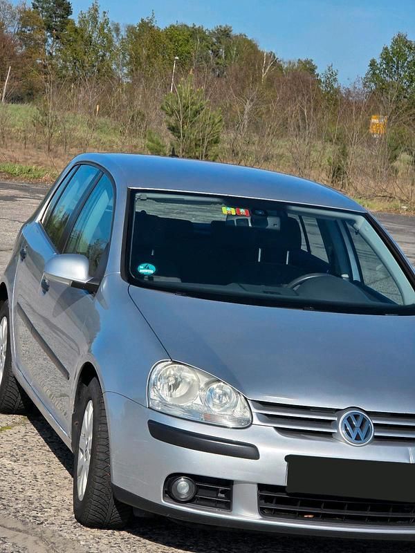 Second-hand VW Golf 140 CP (102 kW) 2004 Argintiu Coupe