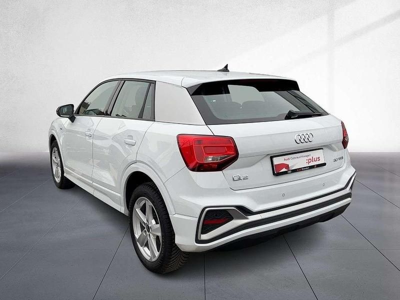 Gebraucht Audi Q2 S-Line 110 PS (80 kW) 2022 Gletscherweiß metallic SUV