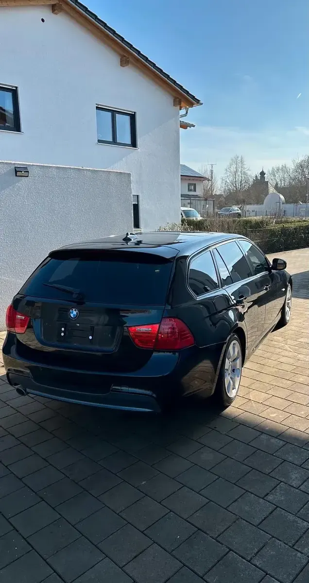 Gebraucht BMW 320 Comfort Edition 184 PS (135 kW) 2012 Schwarz Kombi