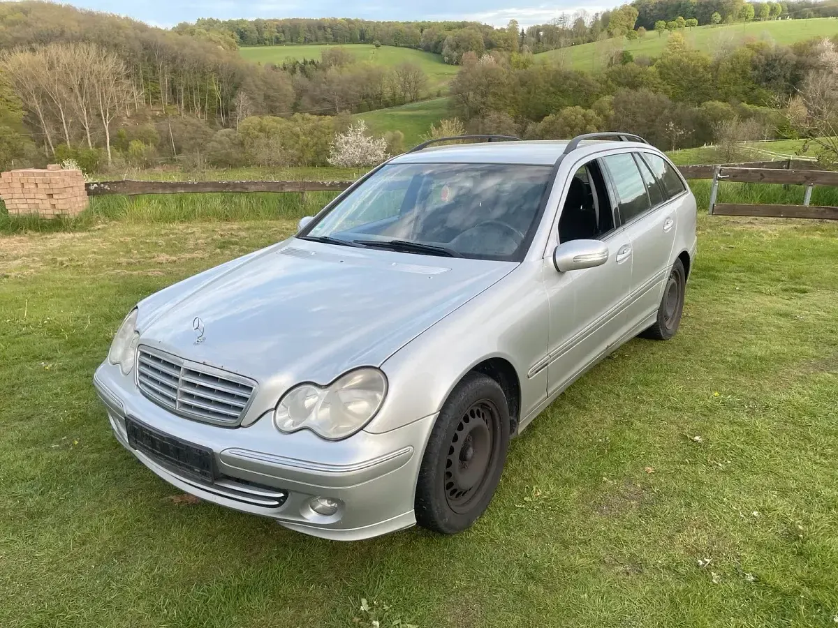 Gebraucht Mercedes C220 150 PS (110 kW) 2004 Silber Kombi