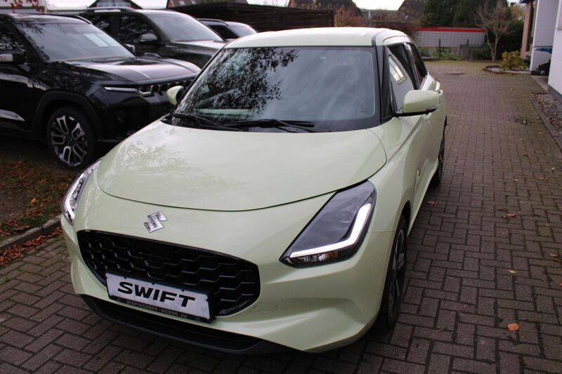 Gelb Gebraucht 2024 Suzuki Swift Comfort+ Kleinwagen | 16.995 € (Guter Preis) - Bild 1/4