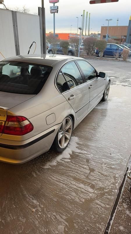 Gebraucht BMW 330 184 PS (135 kW) 2002 Silber Limousine