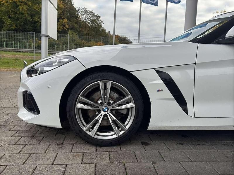 Gebraucht BMW Z4 Sport Line 197 PS (144 kW) 2023 Alpinweiss uni Cabrio