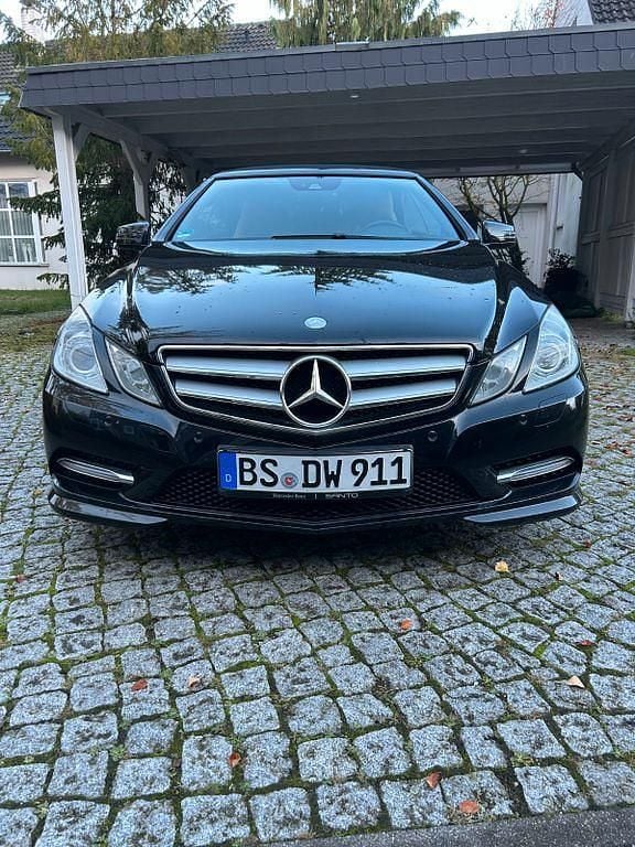 Schwarz Gebraucht 2013 Mercedes E200 Elegance Cabrio | 14.500 € (Fairer Preis) - Bild 1/4