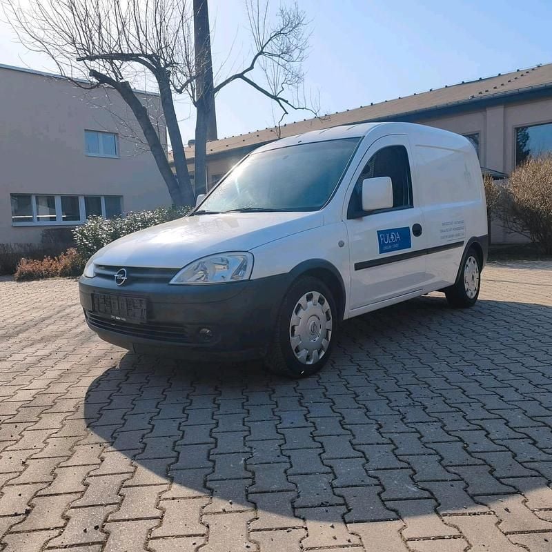 Gebraucht Opel Combo 94 PS (69 kW) 2010 Weiß Van / Kleinbus