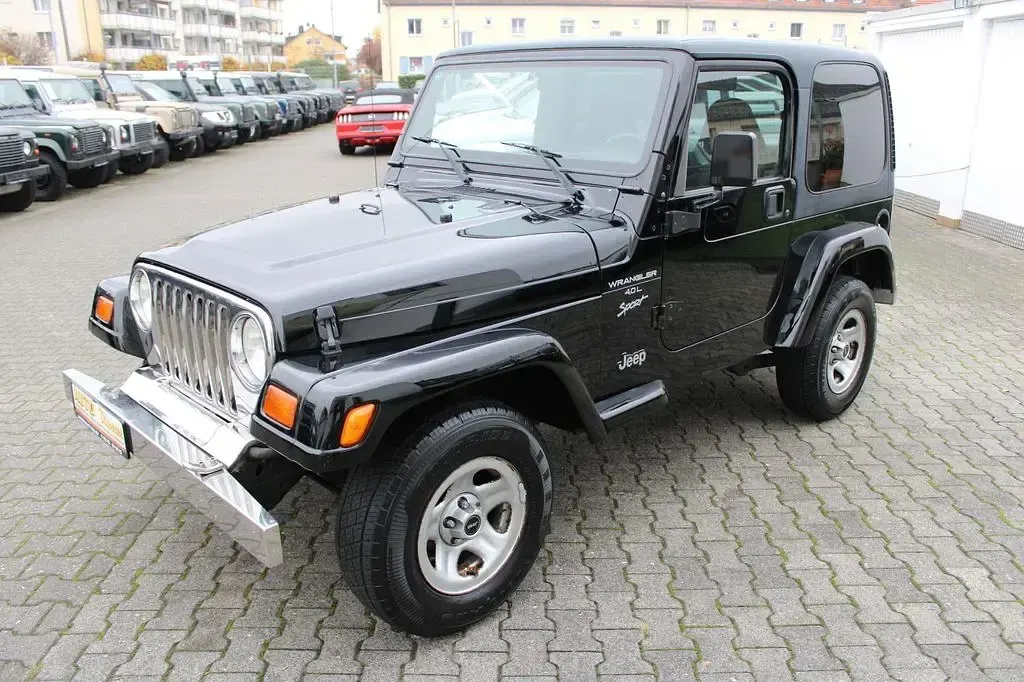 Gebraucht Jeep Wrangler Sport 169 PS (124 kW) 2000 Schwarz (metallic) SUV