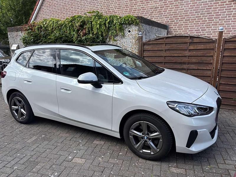 Gebraucht 2023 BMW 218 Active Tourer Van / Kleinbus | 31.490 € (Etwas zu teuer) - Bild 1/4