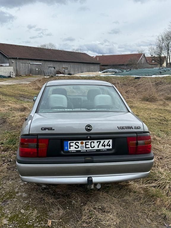 Gebraucht Opel Vectra 116 PS (85 kW) 1995 Gold Limousine