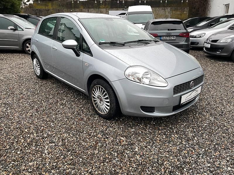 Silber Gebraucht 2008 Fiat Punto S Limousine | 2.999 € - Bild 1/4