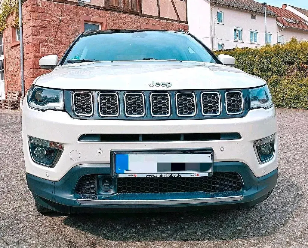 Usado Jeep Compass Limited 170 HP (125 kW) 2017 Andere farben SUV