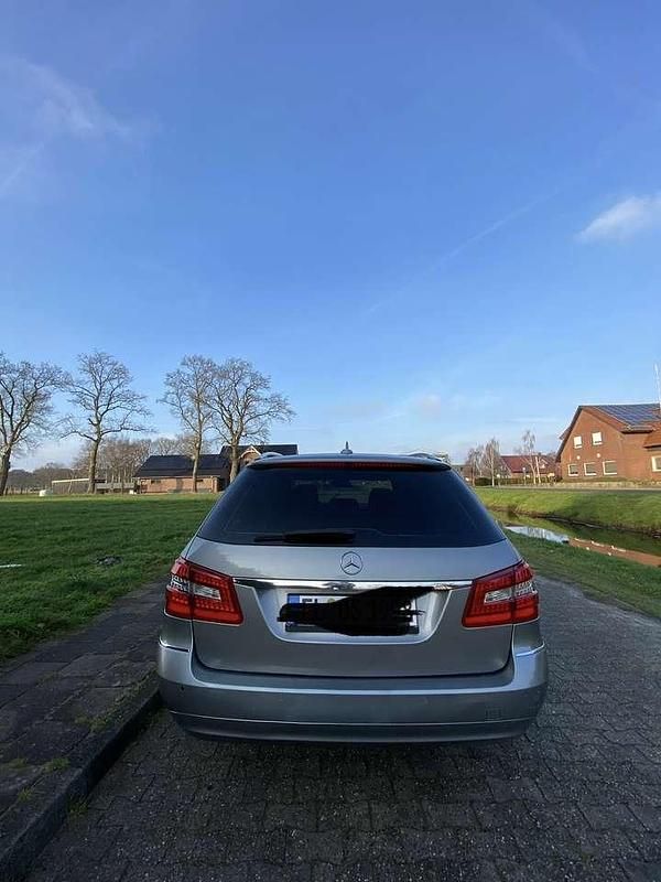 Gebraucht Mercedes E250 Avantgarde 204 PS (150 kW) 2012 Kombi