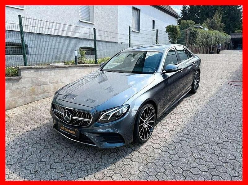 Selenitgrau Gebraucht 2018 Mercedes E200 Sport Limousine | 24.649 € (Fairer Preis) - Bild 1/4