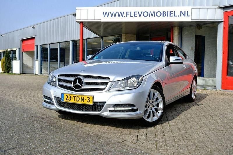 Gebraucht Mercedes C180 156 PS (114 kW) 2012 Grau Coupé