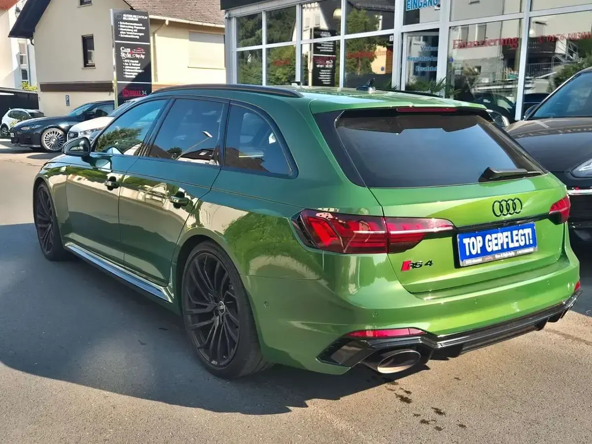 Gebraucht Audi RS4 Design 450 PS (330 kW) 2021 Sonomagrün metallic Kombi