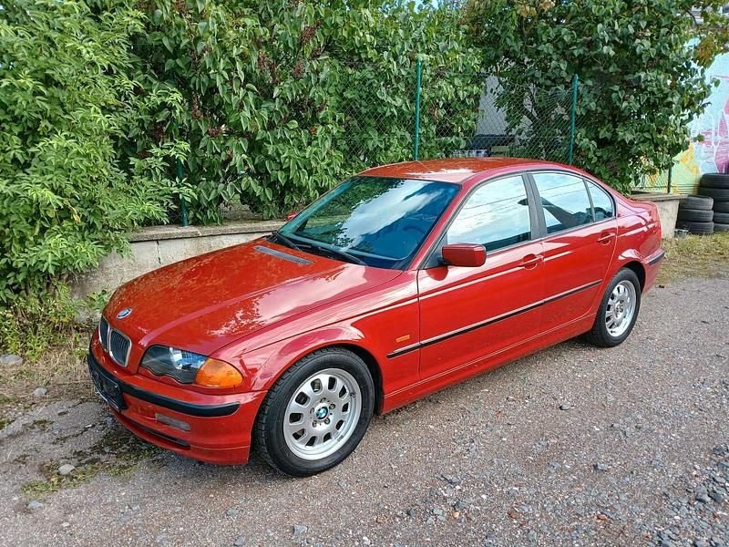 Rot Gebraucht 1999 BMW 316 Limousine | 2.190 € - Bild 1/4