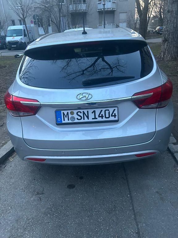 Gebraucht Hyundai i40 Premium 177 PS (130 kW) 2012 Silber Kombi