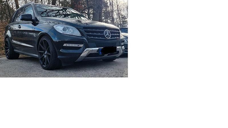 Gebraucht Mercedes ML350 258 PS (189 kW) 2012 Schwarz SUV
