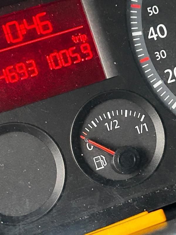 Blau Gebraucht 2004 VW Caddy Van / Kleinbus | 1.500 € (Fairer Preis) - Bild 1/4