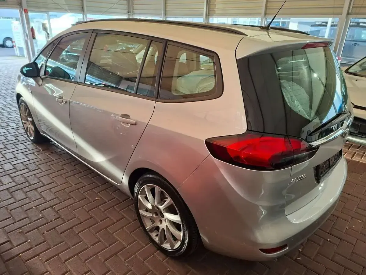 Gebraucht Opel Zafira Tourer Edition 140 PS (102 kW) 2012 Silber Van / Kleinbus
