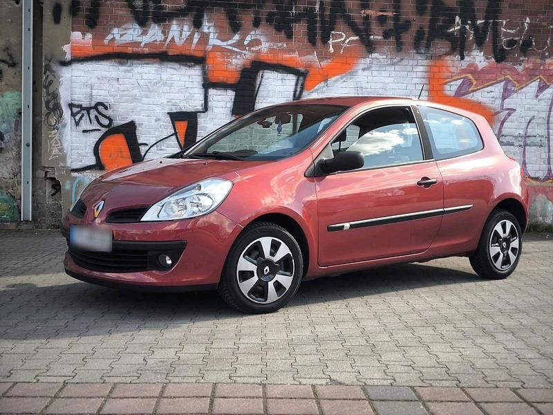 Gebraucht Renault Clio III 75 PS (55 kW) 2005 Orange Kleinwagen