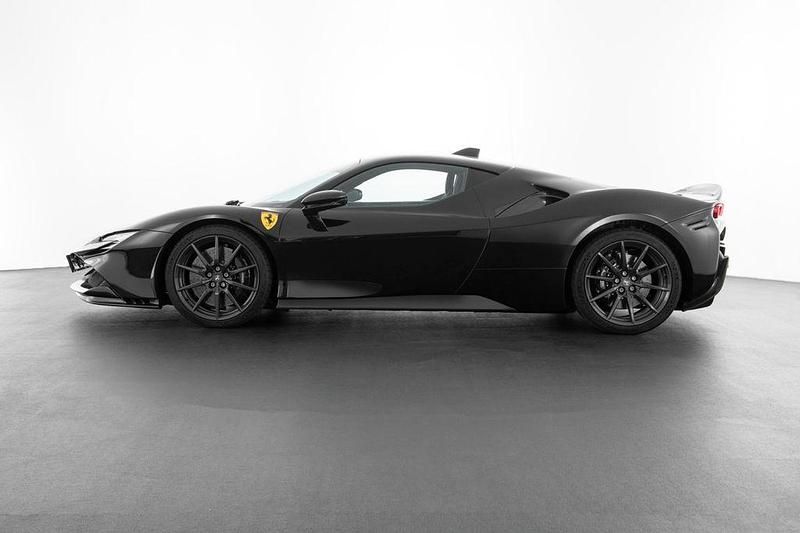 Gebraucht Ferrari SF90 797 PS (586 kW) 2021 Schwarz