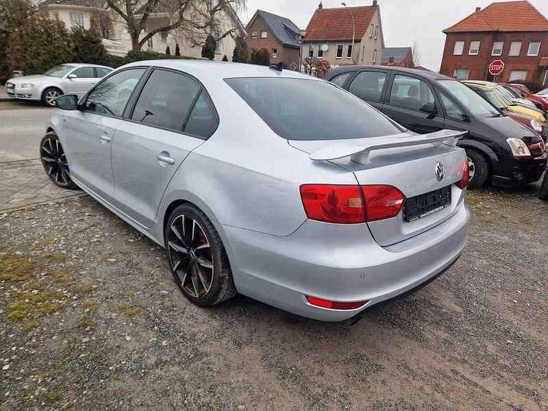 Gebraucht VW Jetta Match 105 PS (77 kW) 2012 Silber Limousine