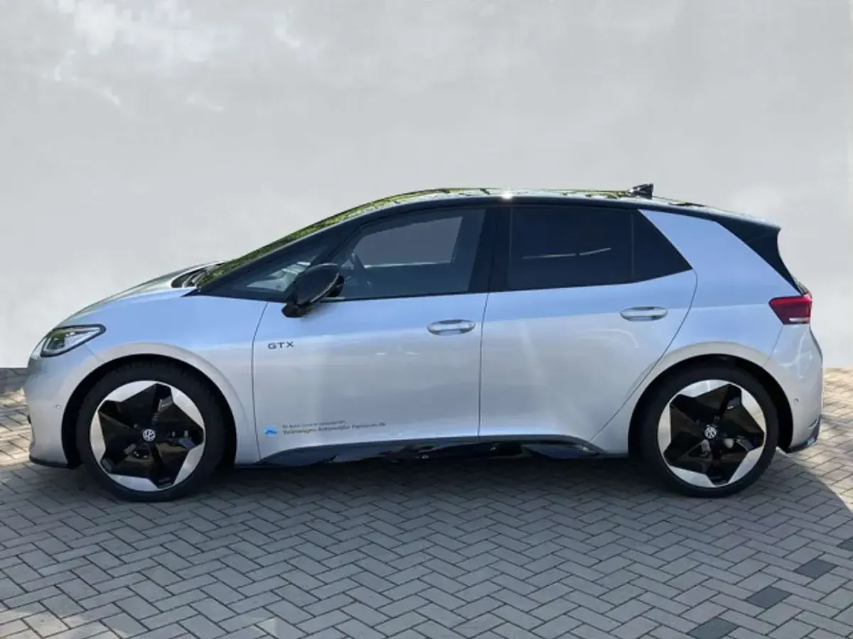 Gebraucht VW ID.3 GTX 239 kW (326 PS) 2025 Scale silver metallic schwarz Kleinwagen