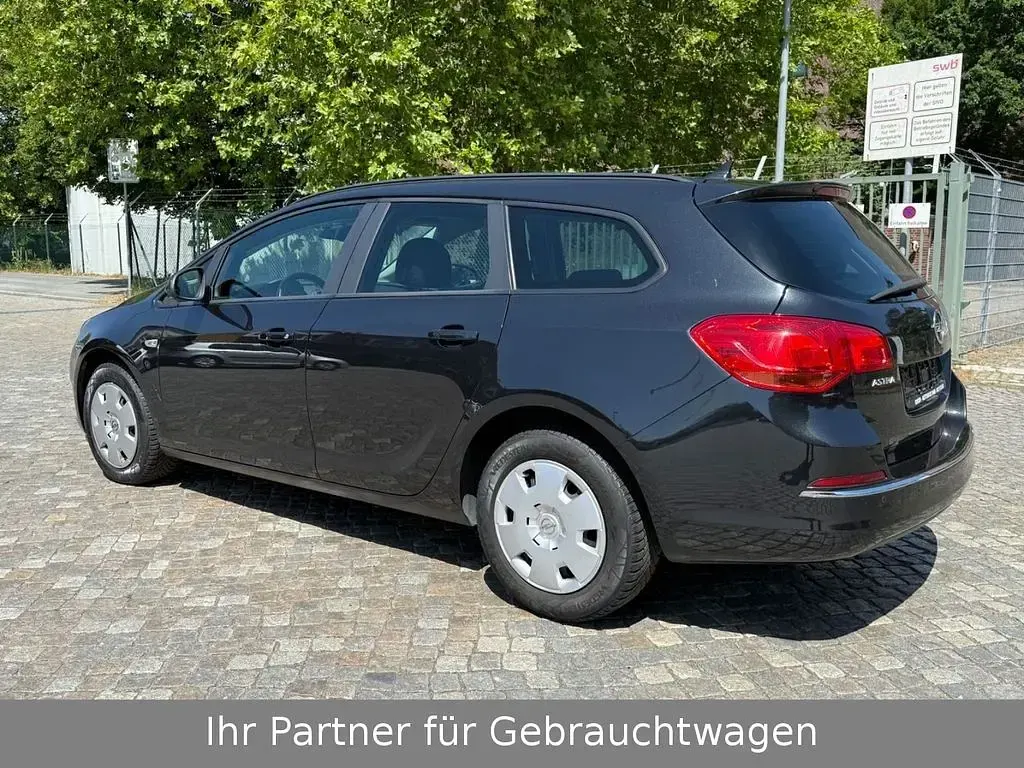Gebraucht Opel Astra 136 PS (100 kW) 2015 Schwarz Limousine