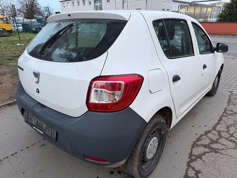Gebraucht Dacia Sandero 75 PS (55 kW) 2013 Weiß Limousine