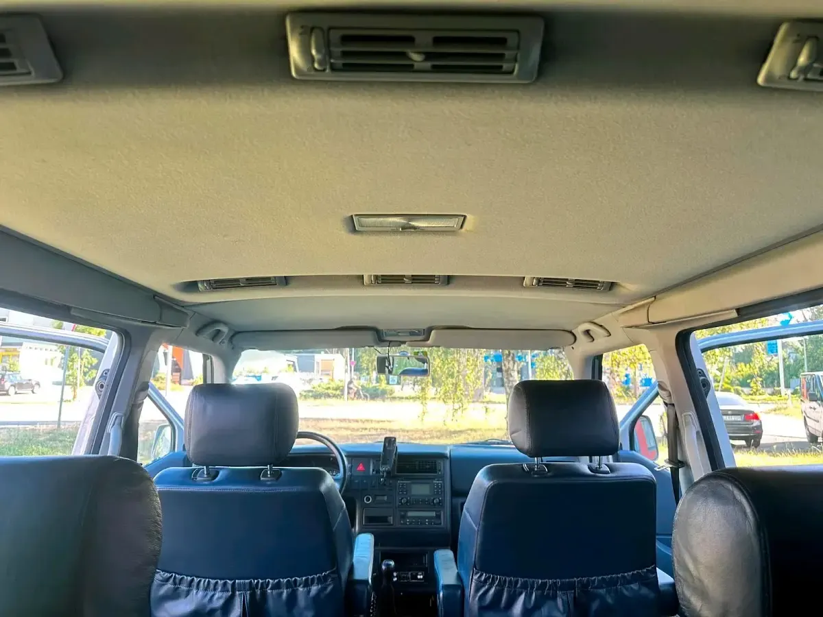 Gebraucht VW Caravelle 180 PS (132 kW) 2000 Silber Van / Kleinbus