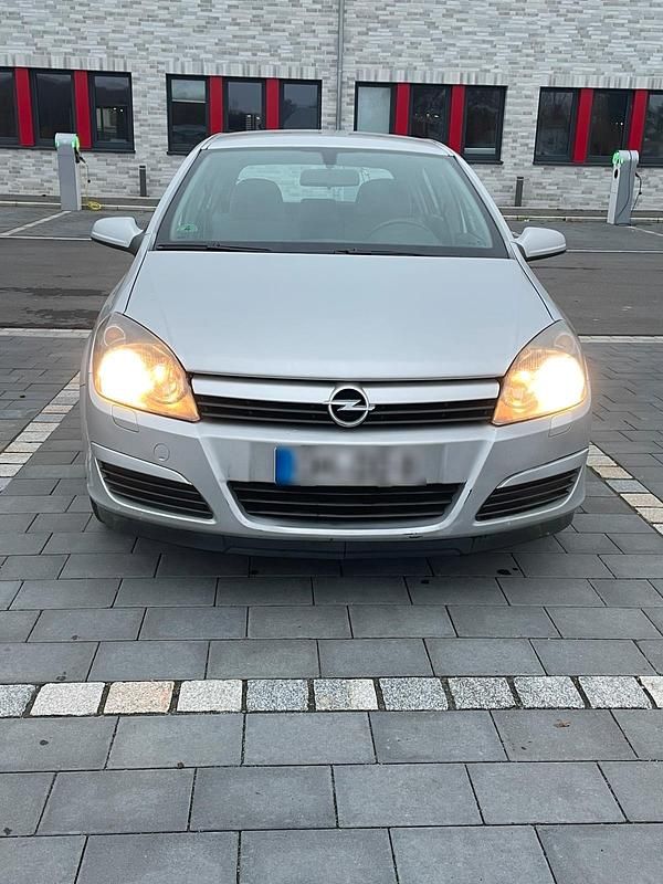 Silber Gebraucht 2004 Opel Astra Limousine | 1.500 € (Guter Preis) - Bild 1/4