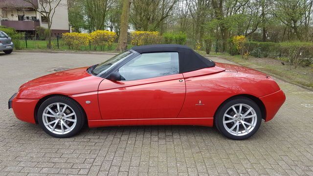 Gebraucht Alfa Romeo Spider 226 PS (166 kW) 2005 Rot Cabrio