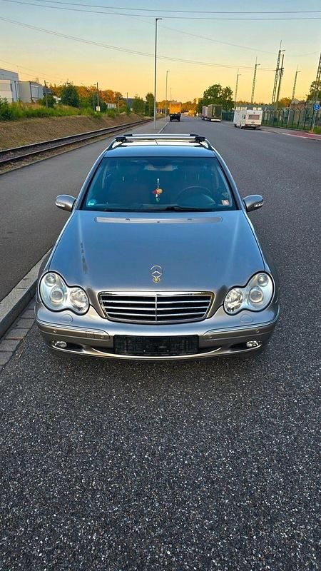 Second-hand Mercedes C200 Elegance 163 CP (119 kW) 2002 Gri Break
