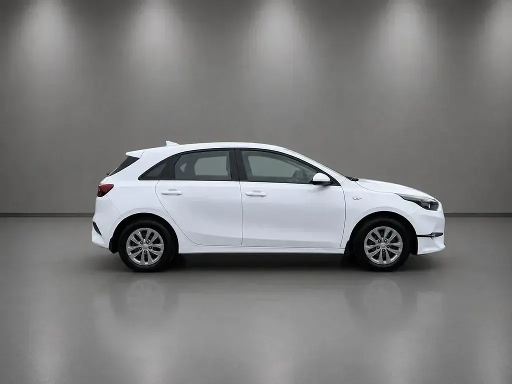 Gebraucht Kia Ceed 160 PS (117 kW) 2024 Weiß Kleinwagen