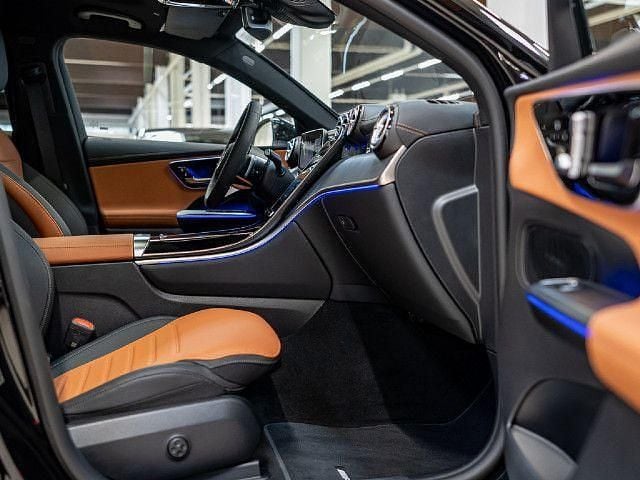 Schwarz / obsidianschwarz Gebraucht 2025 Mercedes GLC200 AMG SUV | 63.990 € - Bild 1/4
