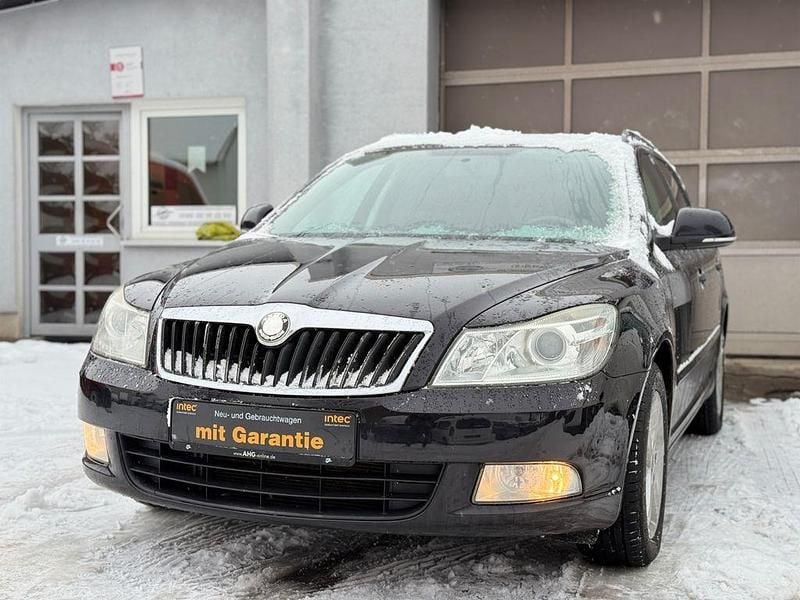 Schwarz Gebraucht 2010 Skoda Octavia Impuls Edition Kombi | 3.199 € (Superpreis) - Bild 1/4