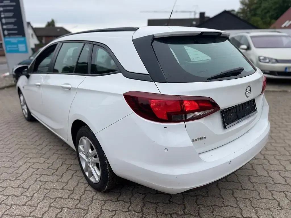 Usata Opel Astra Edition 110 CV (80 kW) 2019 Bianco Station wagon