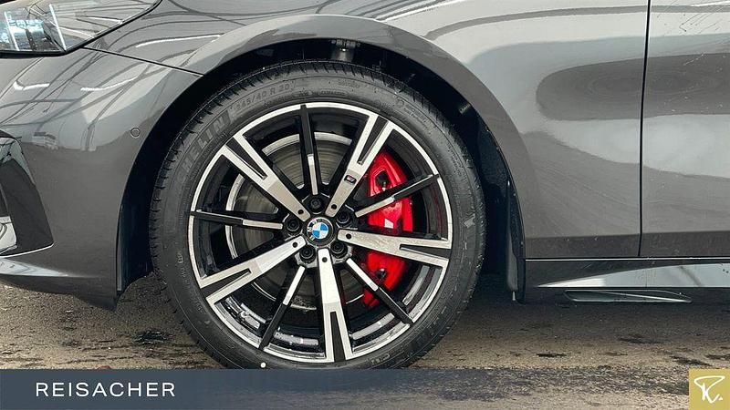 Neu BMW 540 Performance 303 PS (222 kW) 2026 Grau Kombi