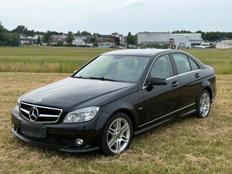 Schwarz Gebraucht 2010 Mercedes C350 Avantgarde Limousine | 6.999 € (Guter Preis) - Bild 1/4